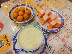-广信牛奶甜品世家(台东店)