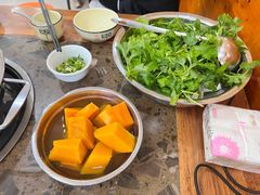 -黄利砖万峰林布依特色酸笋牛肉馆