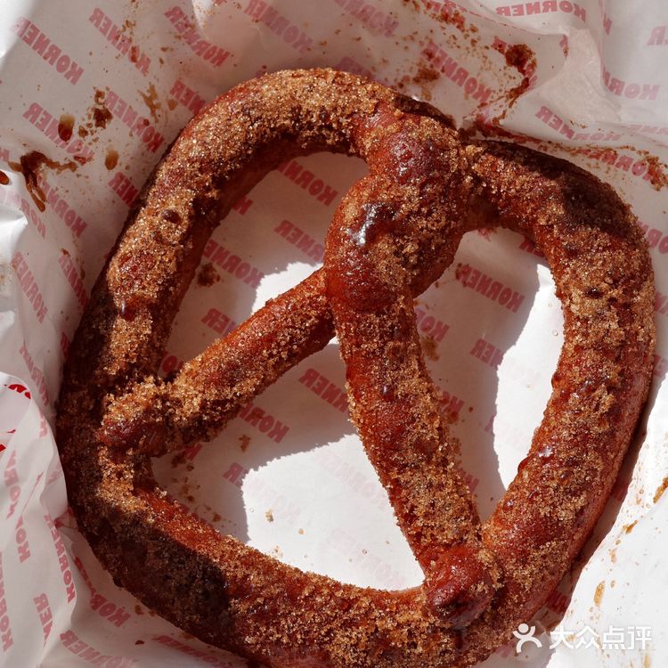 面包脑袋一头扎进了碱水大宇宙