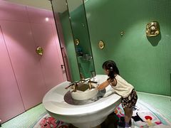 -水桶王国主题餐厅·聚会·生日派对·亲子活动·家庭套餐(亚龙湾希尔顿店)