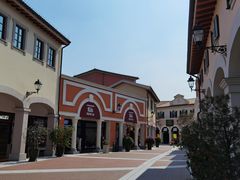 -佛罗伦萨小镇广佛名品奥特莱斯(疏港路店)