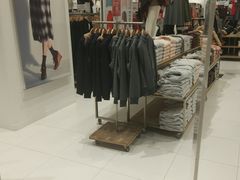 店内环境-优衣库(洛阳中州万达广场店)