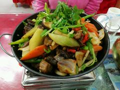 -乡土特色.冷锅鱼.牦牛肉汤锅