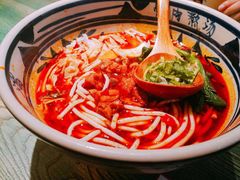 -鑫花溪牛肉米粉(东环大润发店)