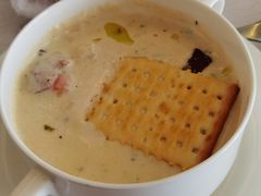 奶油蘑菇汤配香蒜面包-弘雅饭店