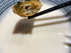雪菜黄鱼春卷-南小蟹手工點心(三里屯店)