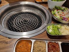 -明洞阿姨·韩式酱蟹烤肉·创意料理(三元桥店)