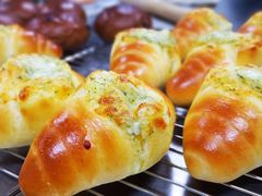 蒜香黄油卷-沁屋面包店(人民东路店)