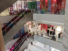 -资和信百货商场