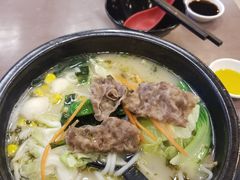 -灵芝妹子海鲜米线(香炉礁山姆店)