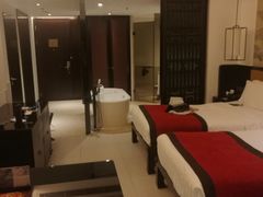 -三亚湾海居铂尔曼度假酒店