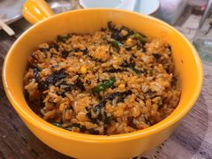蔬菜炒饭-猫头鹰炸鸡