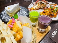 -Chom Cafe and Restaurant