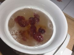 蔓越莓桃胶炖银耳-炖物24章·顺时轻养茶(杭州大厦店)