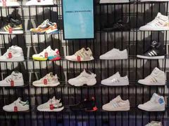 -阿迪达斯(武林银泰三叶草店)