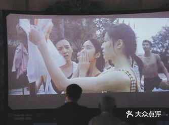 一起去看露天电影吧，和你、和这浪漫的夜
