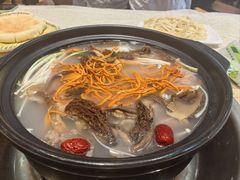 山菌牛肉汤锅-九寨特色牦牛肉汤锅 羊肉汤锅