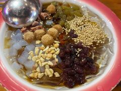 -爆炸头阿姨小四川正宗川味小吃(无任何分店)