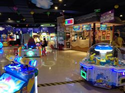 -多奇妙乐园·淘气堡·电玩·抓娃娃(海口吾悦店)