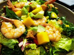 柠檬汁拌扒鲜虾牛油果沙拉-G+KITCHEN(龙湖狮山天街店)