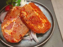 -山野的朋友露营炭火烤肉