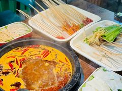 -签多多串串香火锅