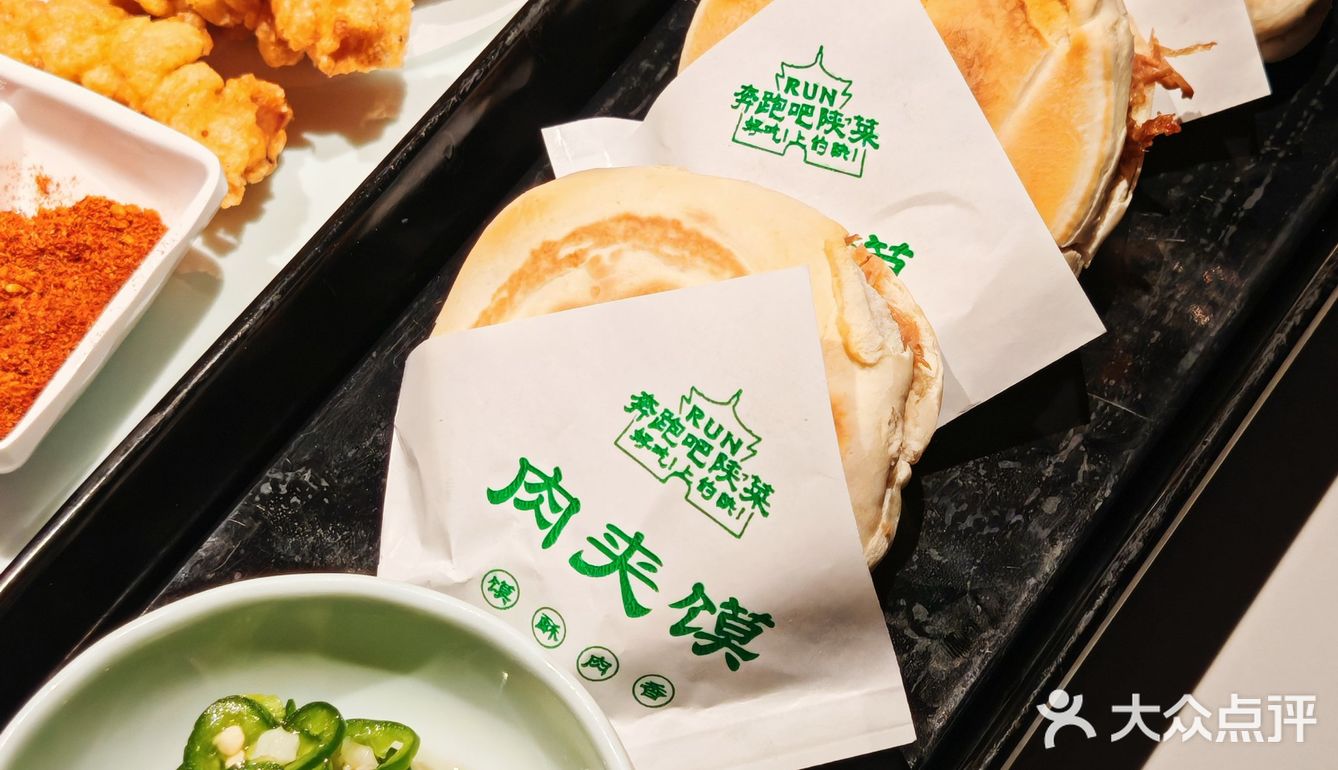 来西安，逛钟楼，必干三件事！