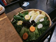 -尚尚仙·酸汤猪手·猪肚鸡火锅(华联万柳购物中心店)