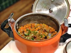 原作萝卜养生饭-原味田园·客家菜·土窑鸡(中航城君尚购物中心店)