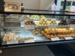 面包甜点陈列柜-上海哈尔滨食品厂(淮海中路店)