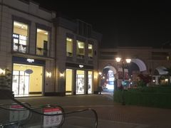 -王府井奥莱临潼小镇(临潼店)