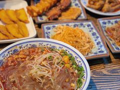 -爆炸头阿姨小四川正宗川味小吃(无任何分店)