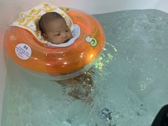 -蓝鲸奇亲子游泳俱乐部