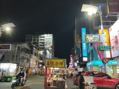 -六合夜市