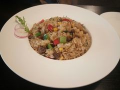招牌炒饭-樱花里音乐餐吧·牛扒椰子鸡(东圃店)