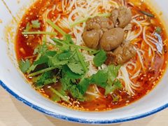 -李与白包子铺(桐梓林店)