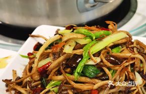 Tea Tree Mushroom Stir-fried Duck Shreds