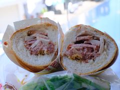 -Bánh Mì Huynh Hoa