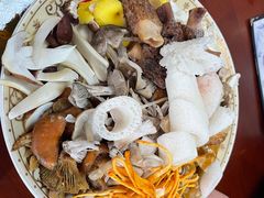 -菌之家·专业纯野生菌火锅·特色炒菌