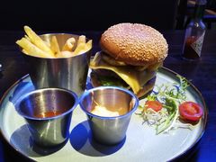 夏威夷照烧牛肉汉堡-bluefrog蓝蛙(皇庭广场店)