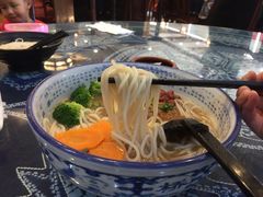 -桥香园过桥米线(国贸店)