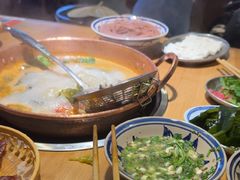 -洱火云南酸菜牛肉火锅(石景山当代商城店)