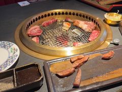 -铭牛烧肉·和牛海鲜自助(高新月牙湖店)