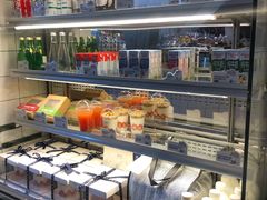 面包甜点陈列柜-黑草莓(重庆路店)