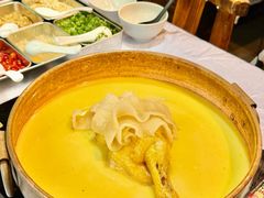 -鲜入围煮花胶鸡海鲜火锅