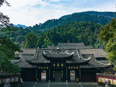 -峨眉山报国寺