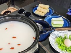 骨汤粥底-牛牛和牛海鲜粥底火锅(长虹国际城店)