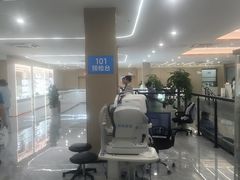-上海大学附属上海和平眼科医院