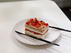 草莓西瓜蛋糕-双风车咖啡馆 Twin Windmills(六道口店)
