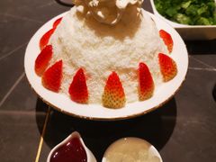 草莓牛奶雪花冰-长嘉·河图火锅(长嘉汇江景旗舰店)